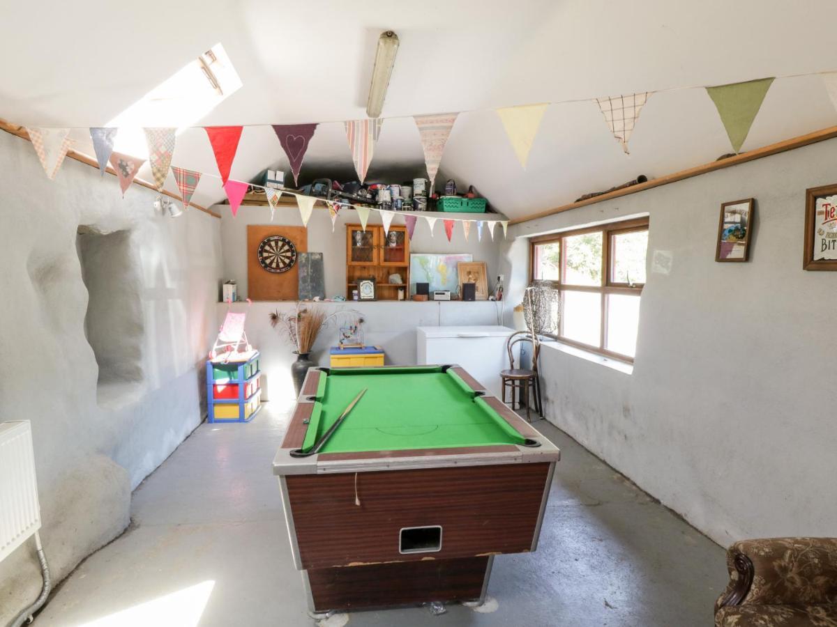 The Visiting House * Dunmore